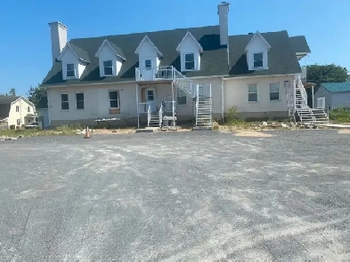 5 1/2 à louer au deuxième étage Image# 1