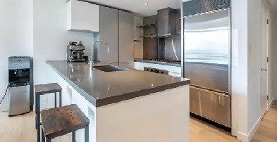Bright and spacious furnished 3-bedroom, 3-bathroom house Image# 8