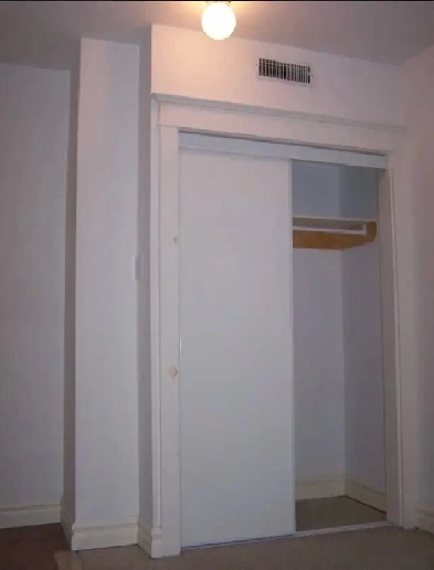 unfurnishedRoom for Female SharesHouse near Dufferin Subway Image# 1