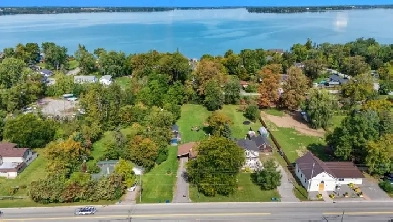 Bungalow For Sale on a Half Acre Lot!- Scugog Image# 5