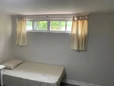 Room with in-suite Washroom Single/Couple Image# 1