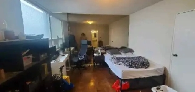 Spacious Furnished Master Bedroom I Davisville I	Month-to-Month Image# 1