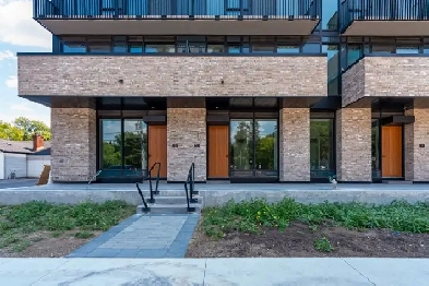 TOWNHOME CONDO MISSISSAUGA FOR LEASE - RARE OPPORTUNITY Image# 1