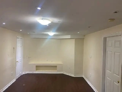 2 Bed Sep Entr Bsmt Bramptn 1800 with parking internet utility. Image# 1