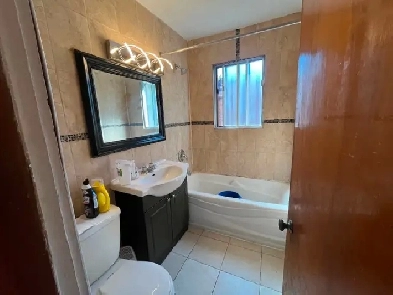 Beautiful 5 1/2 cote des neiges apartment Image# 1