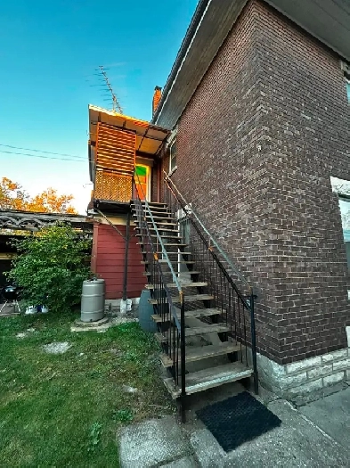 2 Beds 1 Bath Apartment Image# 1