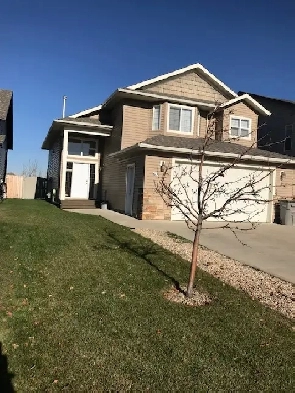 5 Bedroom, 3 bathroom in Pinnacle Image# 1