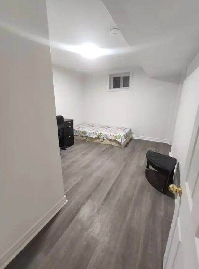 Legal Basement 2 Bed $1650 Utility Airport&Derry Rd Mississauga Image# 1