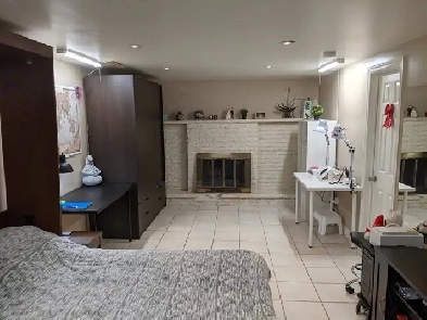 Bachelor Basement Apartment At Bayview/Major Mackenzie Image# 1