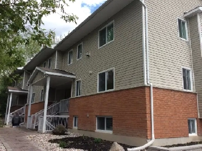 Spacious two bedroom unit in Blackburn Hamlet available Oct-Nov! Image# 1