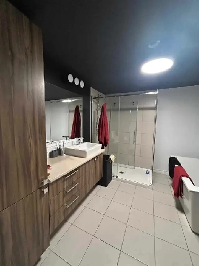 À louer seulement du  Octobre et  Novembre 1800$/mois- 500$/sem Image# 6