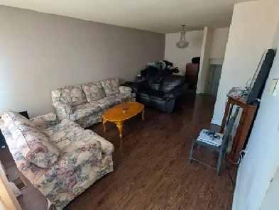 4 BEDROOM HOUSE FOR RENT W/ GARAGE AND PARKING - BRAMPTON Image# 1