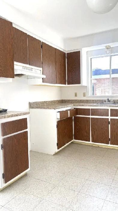 Beau 3 ½  à louer – Longueuil Image# 1