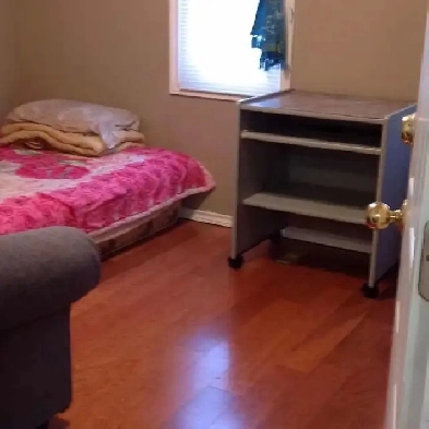 Downtown 253 Austin street N. A BIG MASTER ROOM for rent Image# 1