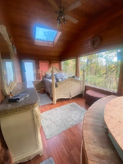 Office art studio storage or pt work space Image# 1