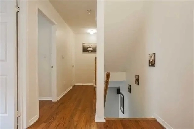 Furnished master room ensuite near Centennial college/U oF T Image# 1