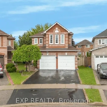 Beautifully Updated 3 1  Detached Home in Prime Mississauga Image# 9