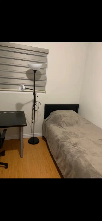 A furnished room for weekly rent Image# 1