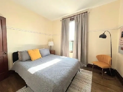 2 Beds  1 bath all included- NDG- Available Oct 31 Image# 1