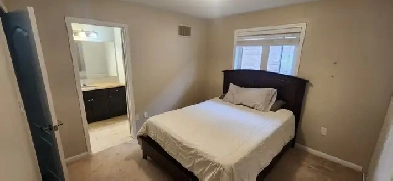 Furnished Room with Ensuite & Mini Fridge – Mount Pleasant Image# 1