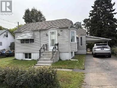 2 Bed, 2 Bath Home with TONs of parking Image# 4