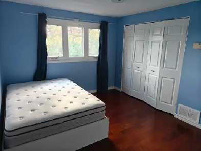private upstairs room for rent Erin Mills Pkwy/ Britannia Image# 1