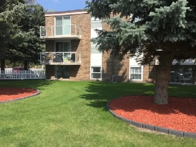 TRULY CLEAN, QUIET,  N/S, 2 BDRM APT SUITE, FOR 1 PERSON ONLY Image# 1