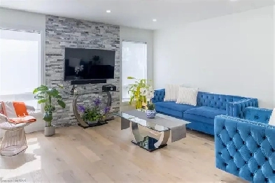 Modern fully renovated bright detached house in Milton. Image# 1