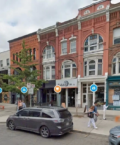 X-Large room for rent, Queen/Spadina above store front. Image# 1