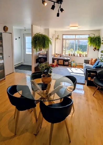 Appartement Plateau 4 ½ avec stationnement Image# 1