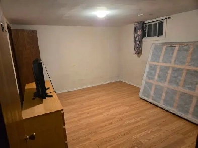 1 Bedroom For Rent: Shared Kitchen & Bathroom Image# 1