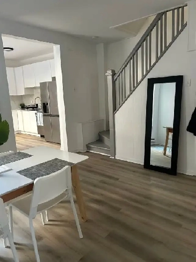 room for rent metro charlevoix Image# 1