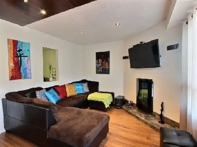 Rooms for rent with private bathroom, and full Basement and Park Image# 1