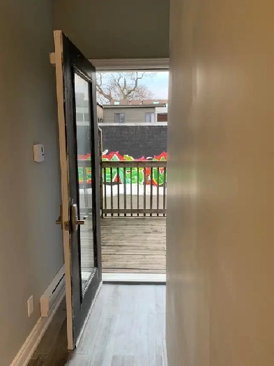 One Bedroom Apartment - Downtown Toronto - Parking Included Image# 1