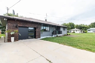 3 bedroom fully renovated on Lake St Clair Image# 3
