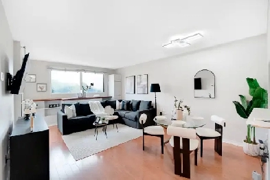 Freshly Updated Condo! Bright, Open with Pool and Gym! Image# 9