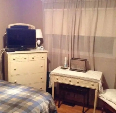 Student room west mtn Hamilton $775/Oct 1st Image# 3