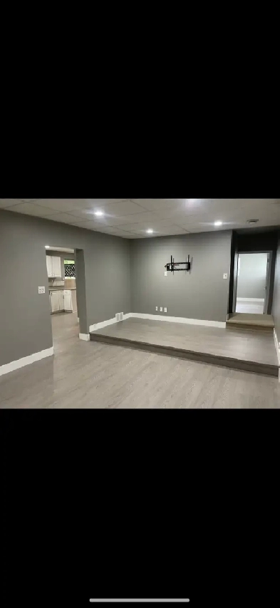 2 bedroom suite avail in Rayleigh for october. Image# 1