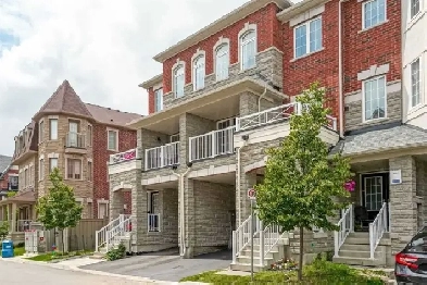Room available to rent in a beautiful townhome in Brampton Image# 1