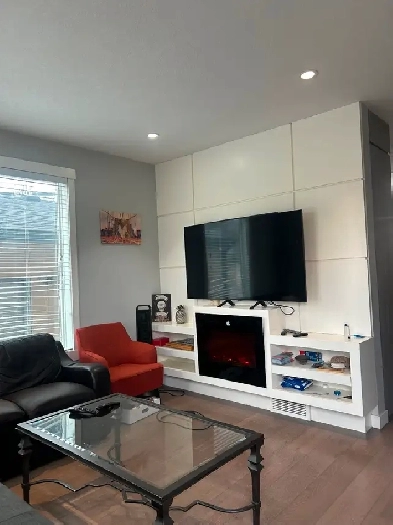 Single room for rent with own private bathroom Image# 1