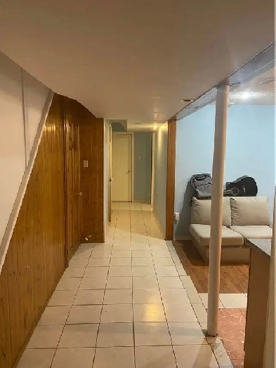 2 beds 1 bath , kitchen basement parking Image# 1