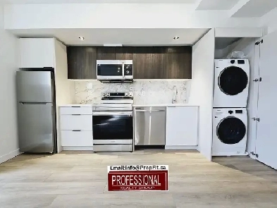 Tons of Natural Light-Stunning-Modern-High Ceiling-BSMT Suite Image# 1