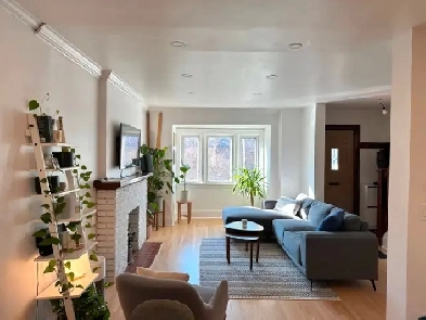 4 beds 2 baths Bloor & Dufferin Furnished Short Term Rental Image# 1