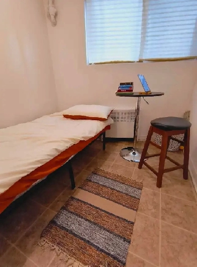 470, avail today or oct 1. near dt. 400 mbps wifi :) Image# 1