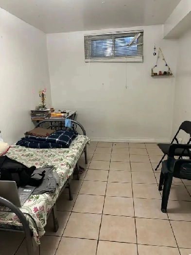 Bedroom available for rent in sharing to one girl Image# 1