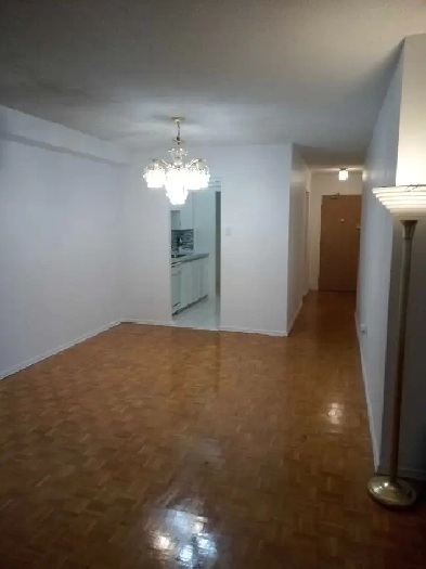 2 bdrm 1 bth Condo $429,999 Balcony pvt parking 1000 Sqft Image# 7