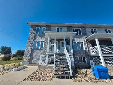 LARGE 2 BEDROOM WITH PARKING Image# 1