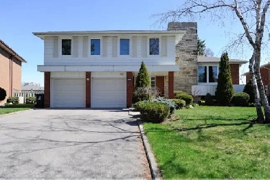 A detached house with 3 bedrooms for Lease ( Finch and Pharmacy) Image# 1