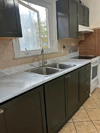 4B/3B Apt for Rent by Yonge and Finch Subway Entrance Image# 1