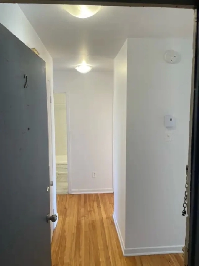 Charmant 3 1/2 Brossard  Section N Image# 4